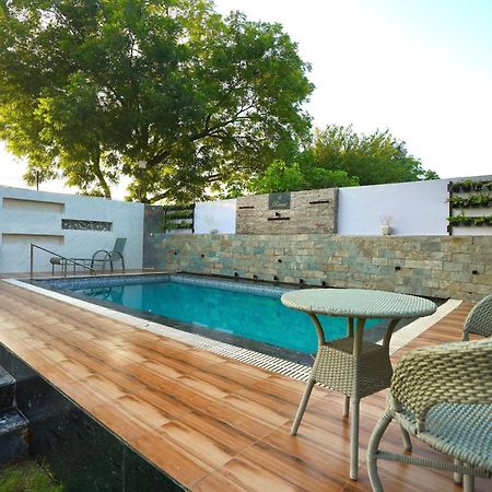 Villa Farm The Retreat - With Private Pool Manesar Esterno foto