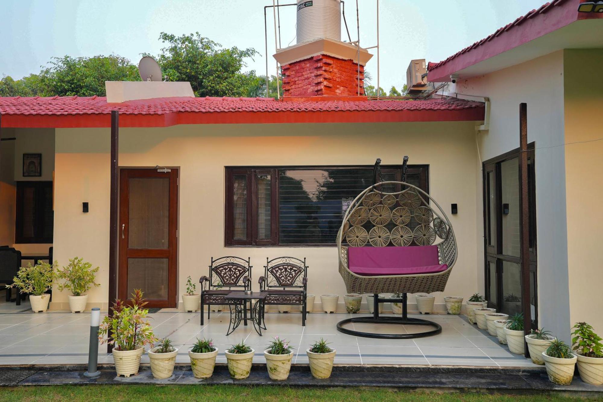 Villa Farm The Retreat - With Private Pool Manesar Esterno foto