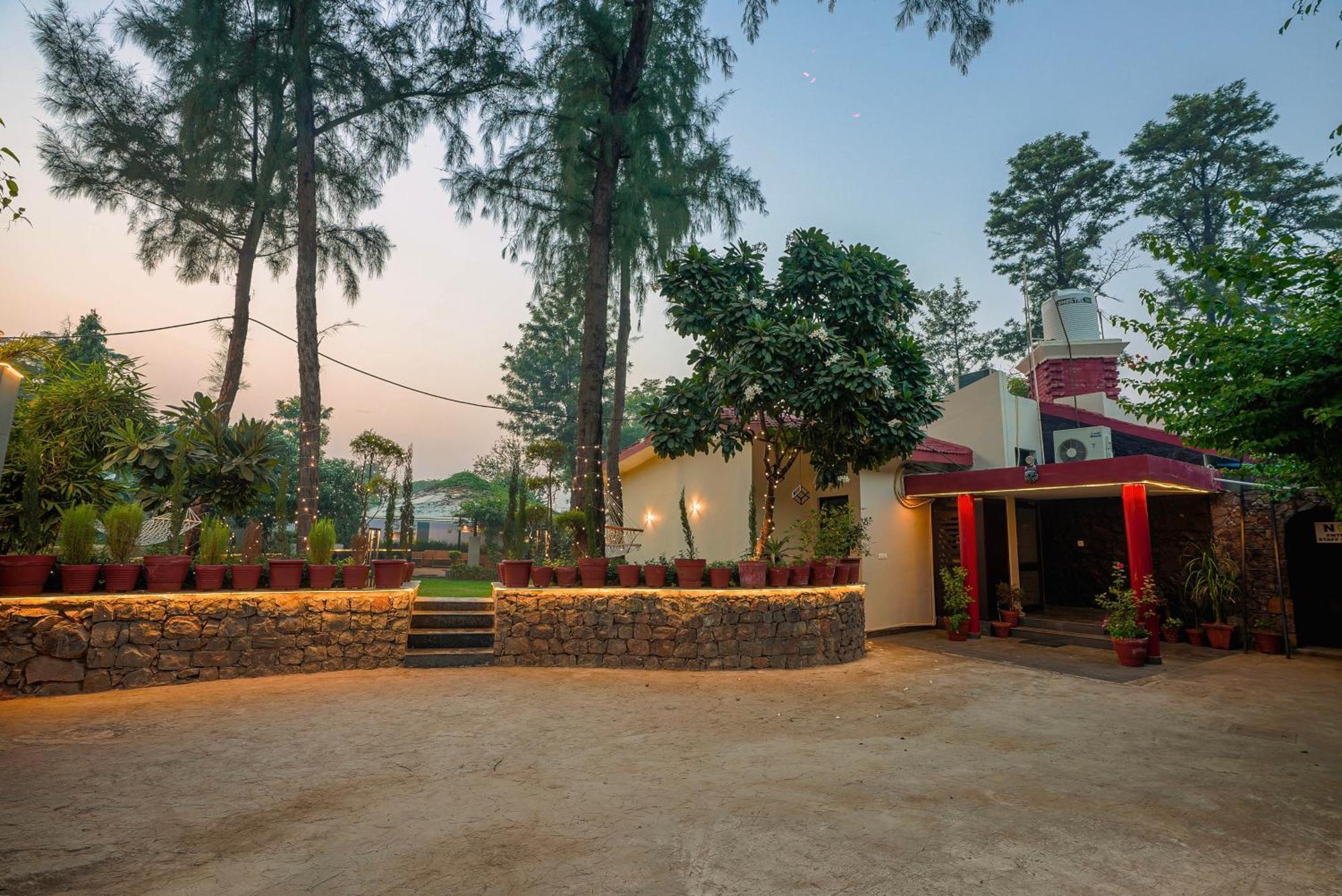 Villa Farm The Retreat - With Private Pool Manesar Esterno foto