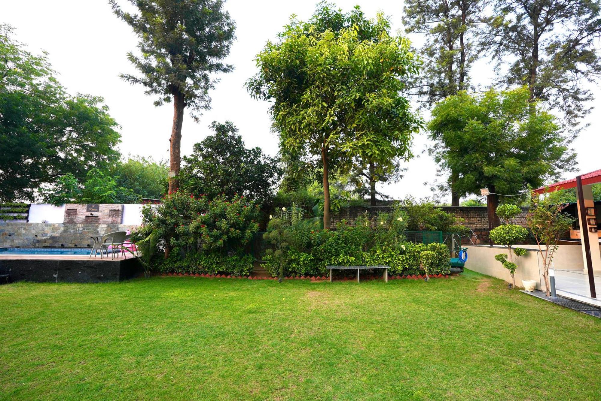 Villa Farm The Retreat - With Private Pool Manesar Esterno foto
