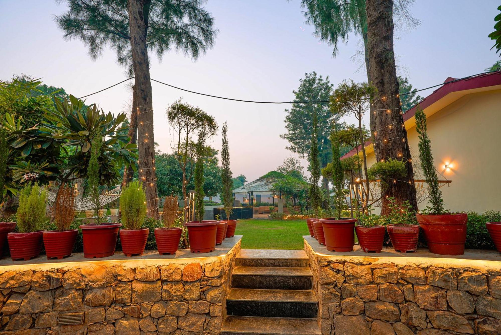 Villa Farm The Retreat - With Private Pool Manesar Esterno foto