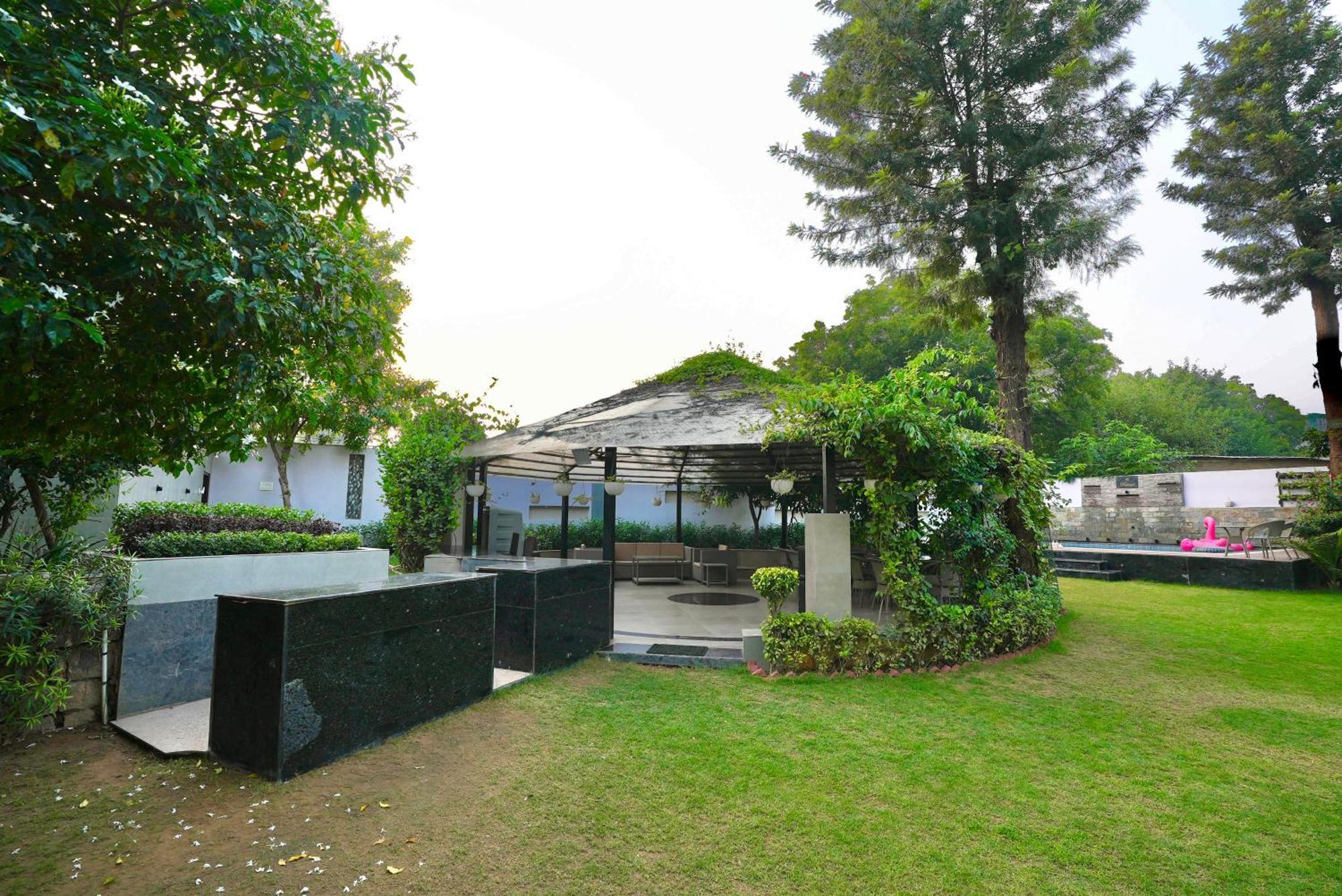 Villa Farm The Retreat - With Private Pool Manesar Esterno foto