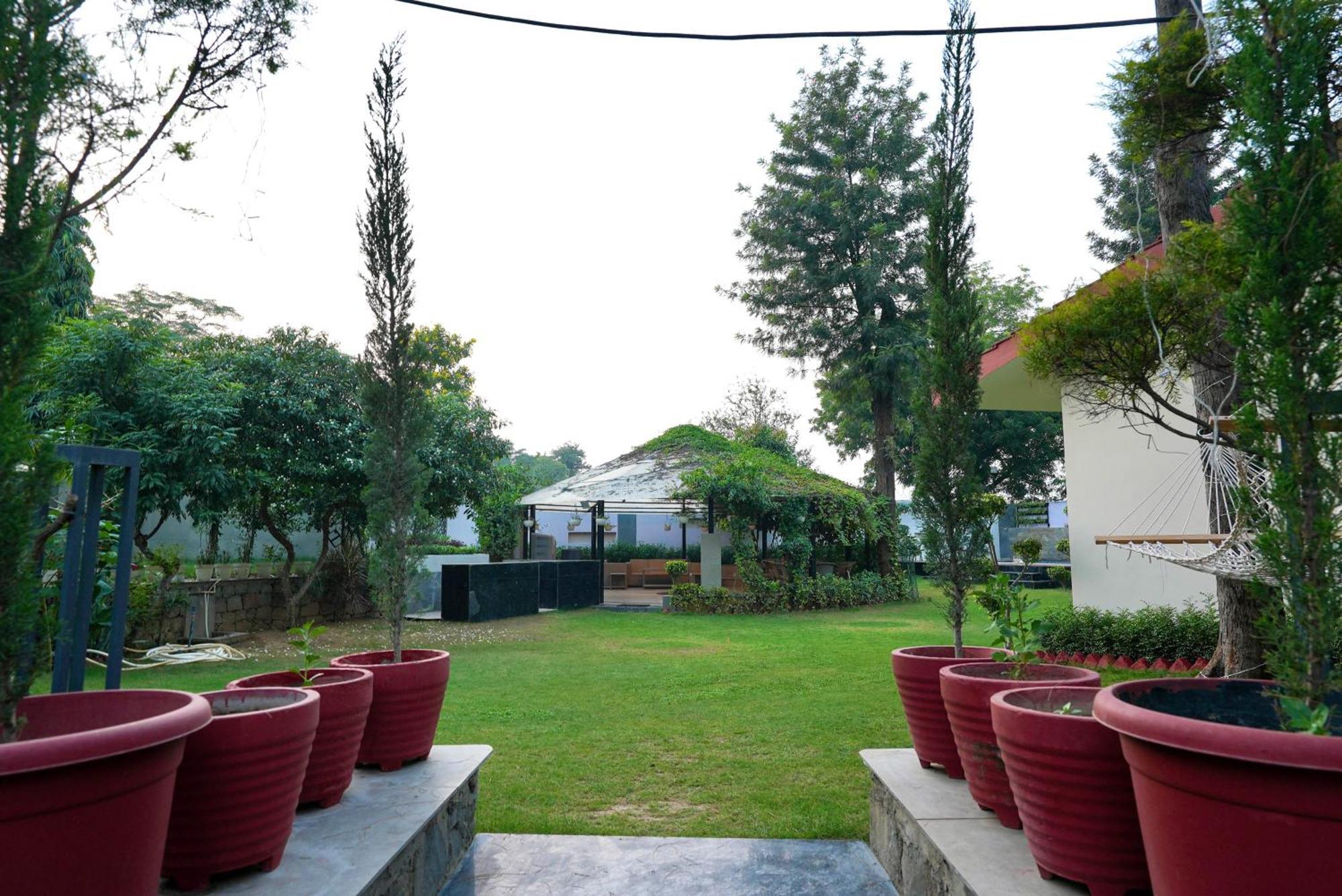 Villa Farm The Retreat - With Private Pool Manesar Esterno foto